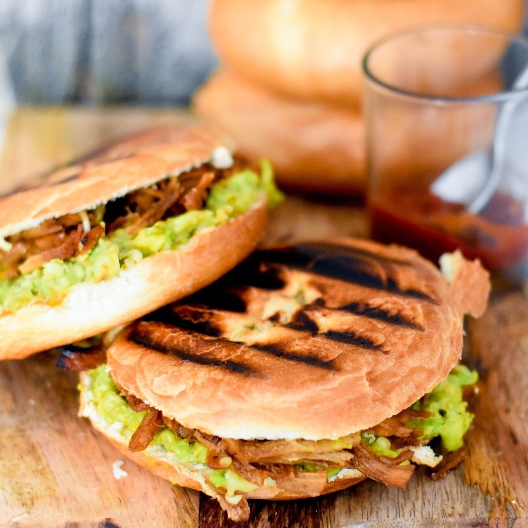 Bagel Tosti met Pulled Chicken